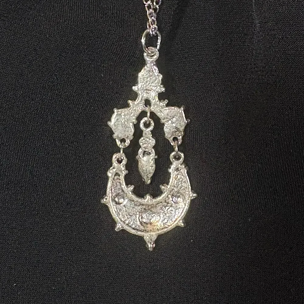 Blue Rhinestone Pendant Necklace Silver Tone Drop Victorian Blue Vintage 24